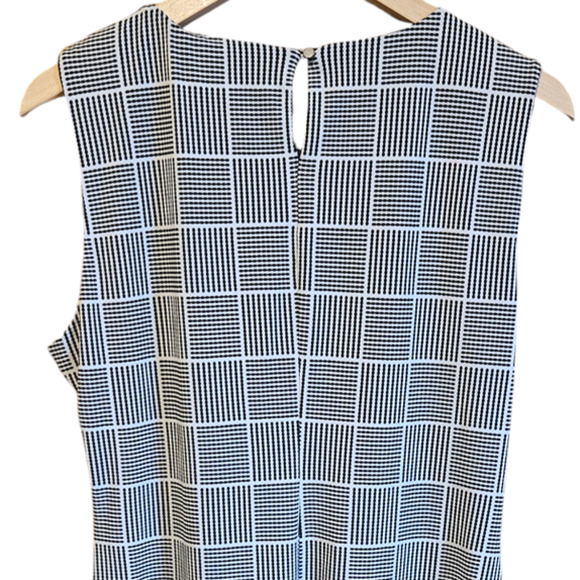 Calvin Klein Women's Geometric Sleeveless Blouse Black White Size Large - Picture 7 of 7